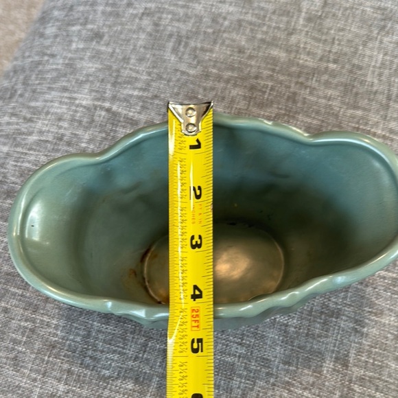 Elegant Green Ceramic Vase - Picture 4 of 5